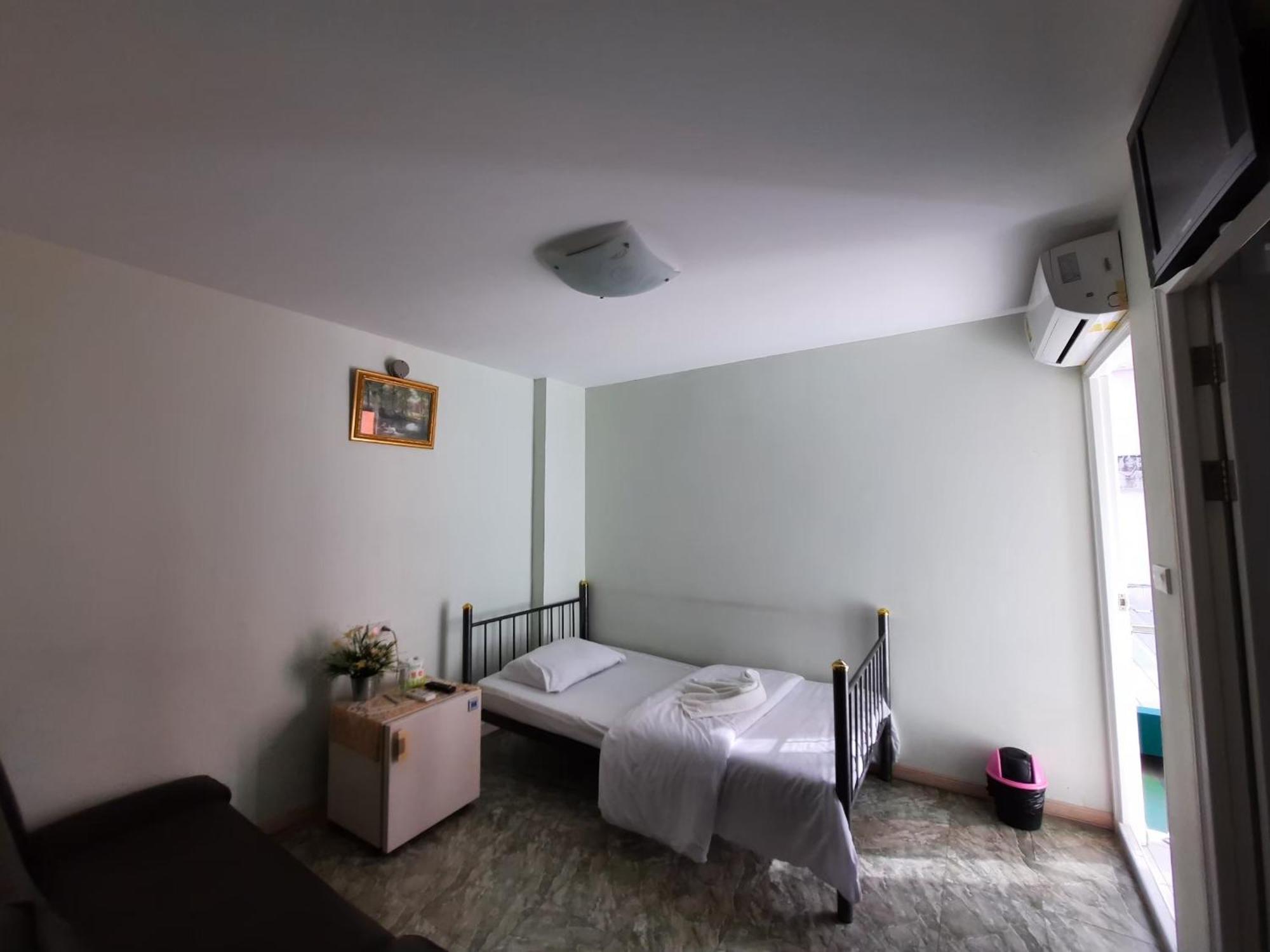 Sp Park Thaphra Hotel Банкок Екстериор снимка